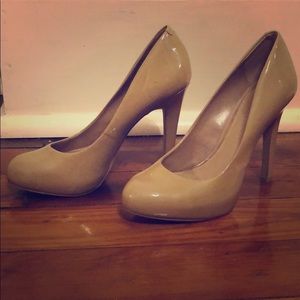 Jessica Simpson Patent Leather Nude Pumps